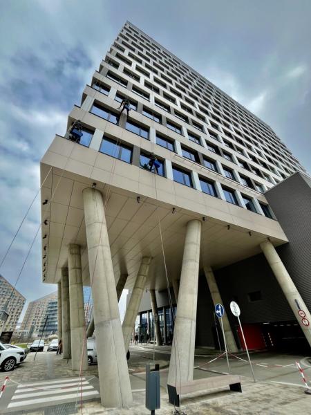 received998711755104237